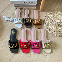 V Buckle Flat Slippers