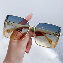 Fashionable square frame gradient sunglasses