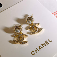 Glitter Classic Pearl and Diamond Earrings