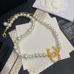 Irregular Pearl Clavicle Necklace