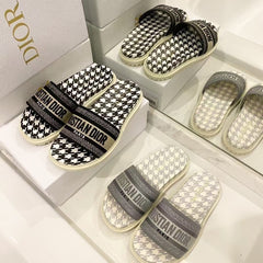 Houndstooth Embossed Slipper Sandals