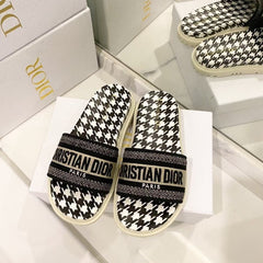 Houndstooth Embossed Slipper Sandals