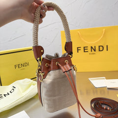 Natural straw mini-bag