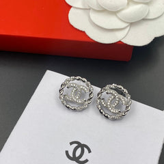 Fine Sparkling Zircon Round Stud Earrings