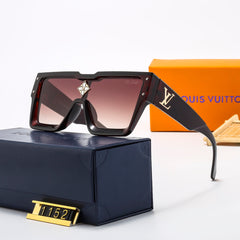 Fashionable large frame sunglasses