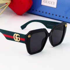 Fashionable square sunglasses