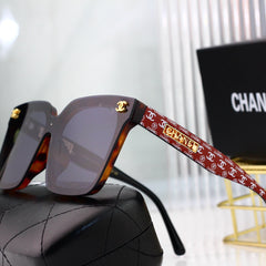 Fashionable square sunglasses