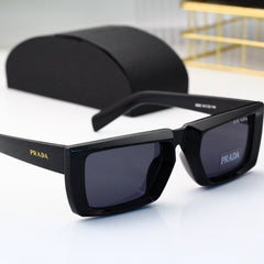 Fashionable small frame sunglasses