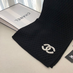 Knitted 100% cashmere scarf