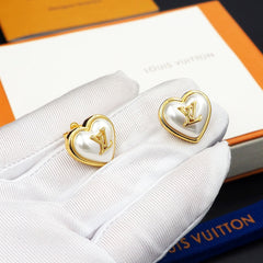 Heart pearl earrings