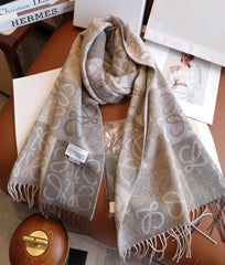 Luxurious 100% cashmere scarf（bargain price）