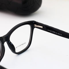 Fashionable plain glasses