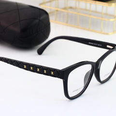 Fashionable plain glasses