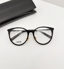 Simple transparent fashion glasses