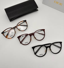 Simple transparent fashion glasses